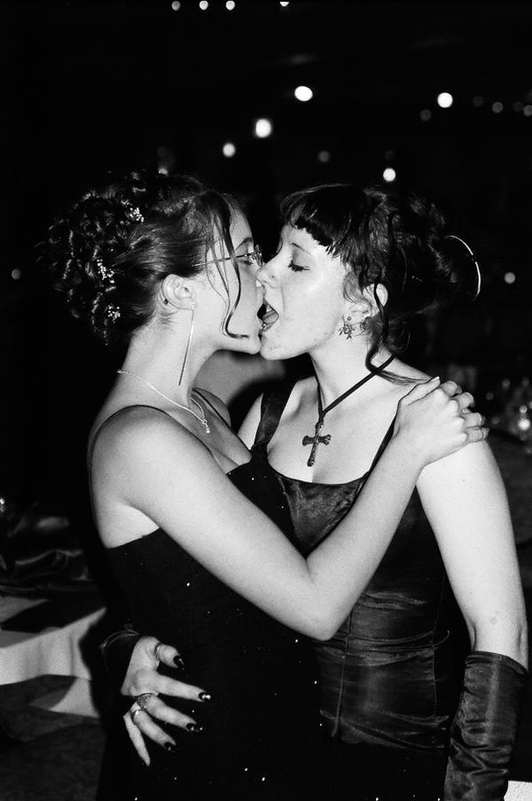 lesbian kiss by Inebny on deviantART