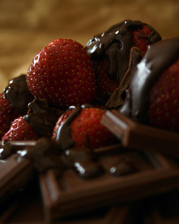 Chocolate_and_Strawberries_2_by_NerdyArt