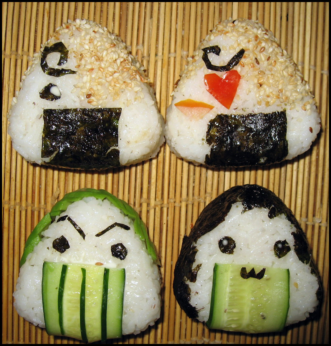 Japon Yemekleri-http://fc02.deviantart.net/fs43/f/2009/118/f/b/Cooking_is_so_fun_XD_Onigiri_by_Rens_twin.jpg