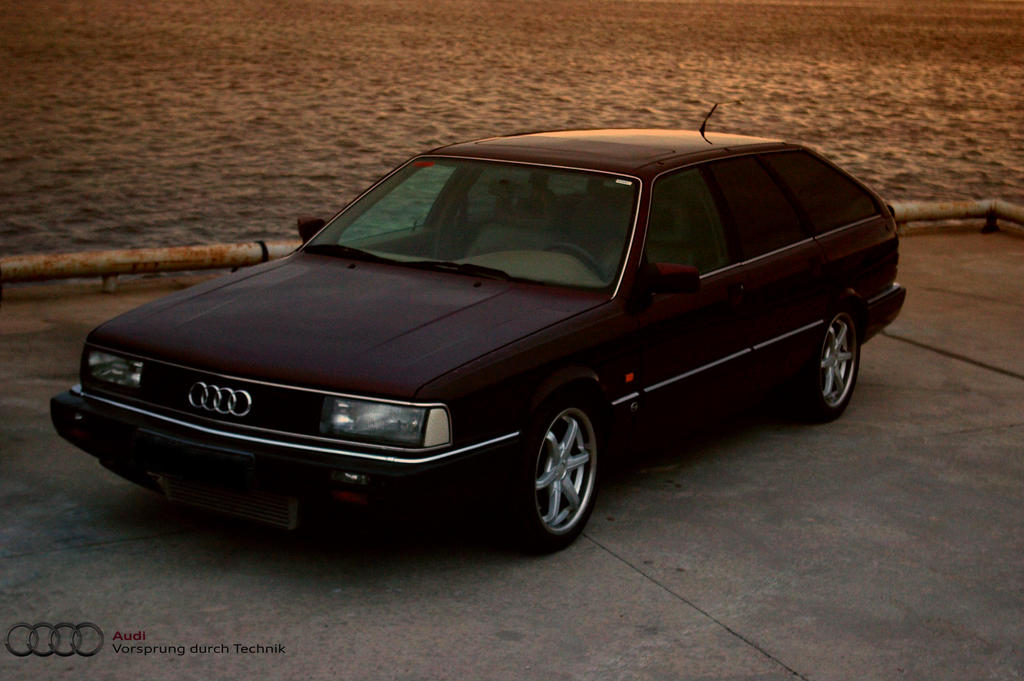 Audi_200_avant_from_old_news__by_ShadowPhotography.jpg
