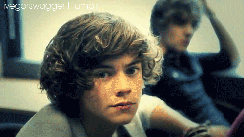 http://fc02.deviantart.net/fs70/f/2011/247/9/6/harry_styles_gif_by_ivegotswagger-d48uhmw.gif