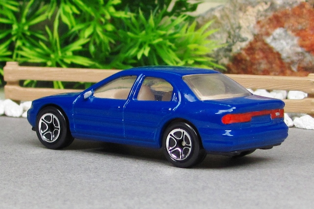 Loose Matchbox Ford Mondeo Ghia Pick your vehicle 