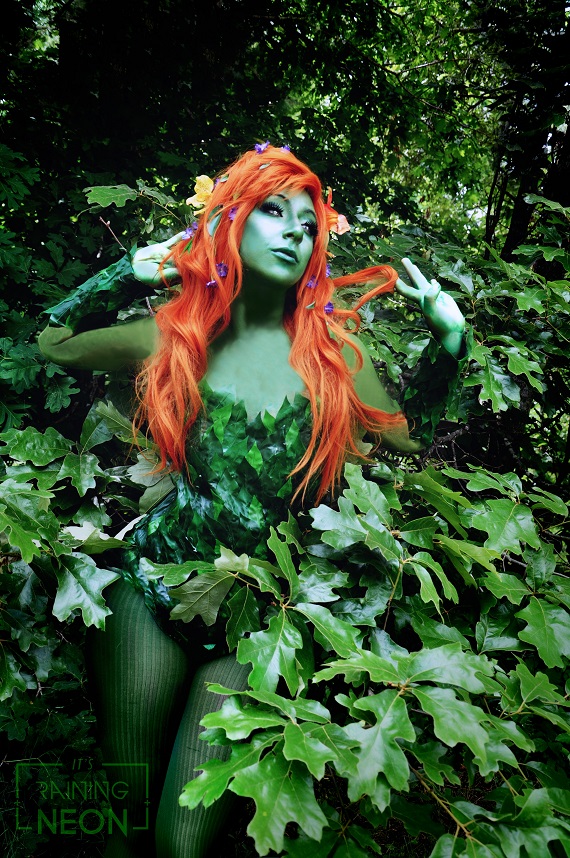 a_taste_of_poison_ivy_by_its_raining_neon-d7lin2l.jpg