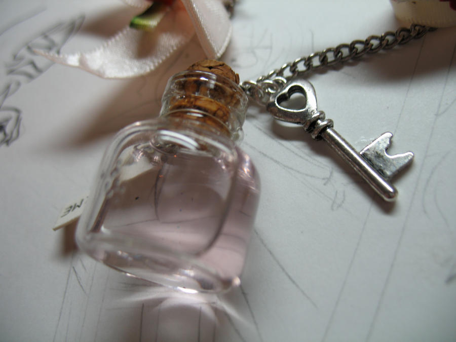Alice Drink Me Necklace 3 by gedatsu-kitteh