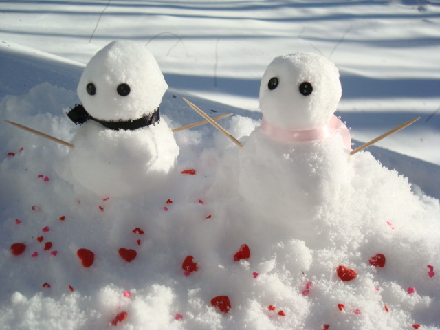 The snowman fell in love by Junk-Heart